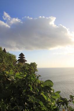 atardecer en pura luhur uluwatu en bali