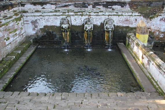 goa gajah en bali en un viaje a indonesia