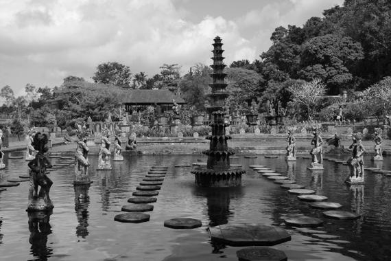 templo de tirta gangga en bali en un viaje a indonesia
