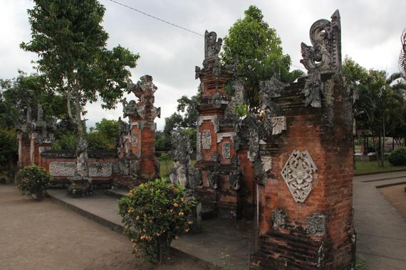 en coche por Lombok en un viaje a indonesia