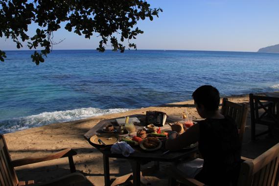 senggigi en lombok en un viaje a indonesia