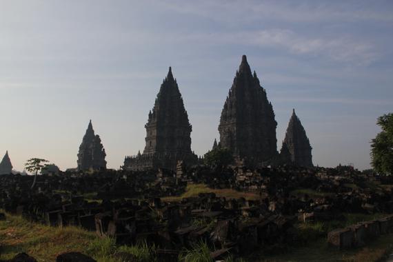 los templos de prambanan en indonesia