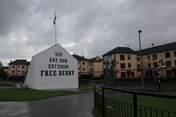 murales de derry en irlanda del norte