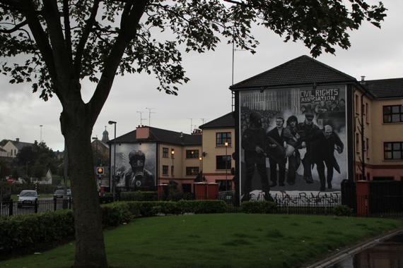 murales de derry en irlanda del norte