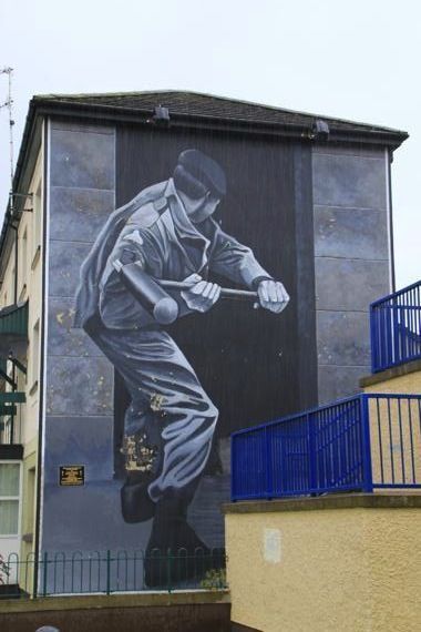 murales de derry en irlanda del norte