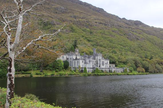 abadia de kylemore en un viaje a irlanda