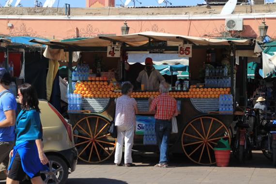 plaza jamaa el fna de marrakech en un viaje a marruecos
