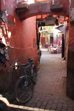 zoco de marrakech en un viaje a marruecos