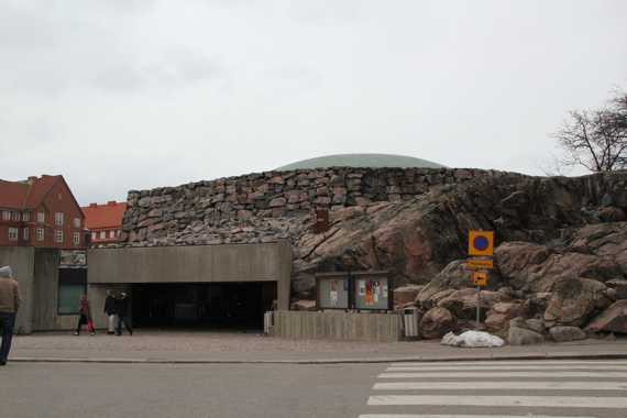 iglesia de temppeliaukio de helsinki en finlandia