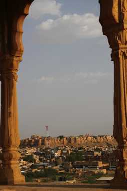 cenotafios en jaisalmer en un viaje a india