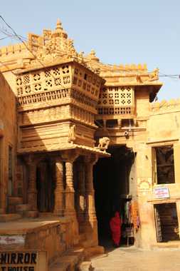 templos jainis en el fuerte de jaisalmer en un viaje a india
