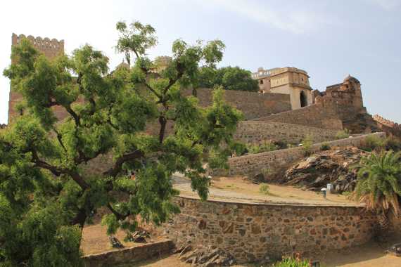 fuerte de Kumbhalgarh en un viaje a india