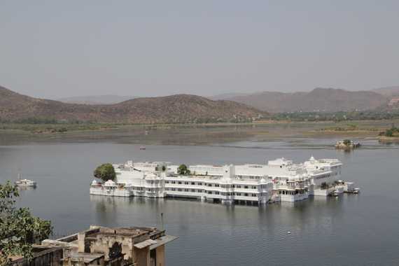 palacio del lago en udaipur
