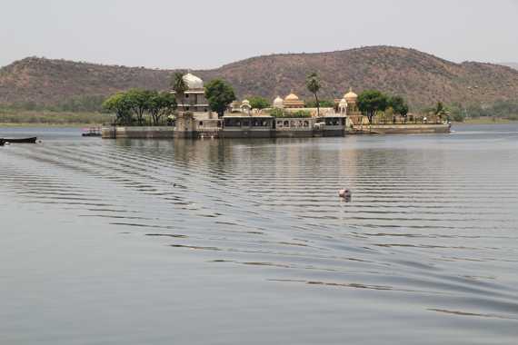 palacio del lago en udaipur