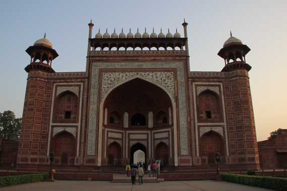 amanecer en el taj mahal en agra