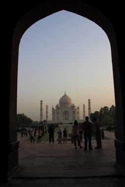 amanecer en el taj mahal en agra