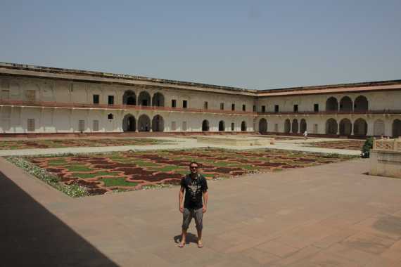 fuerte rojo de agra en un viaje a india