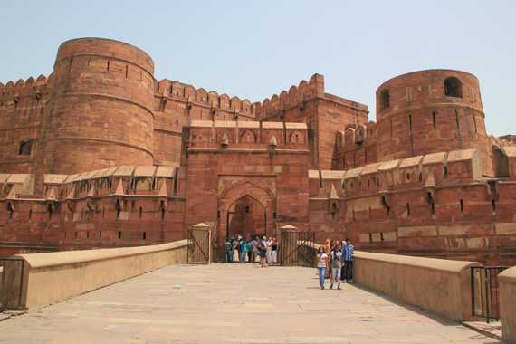 fuerte rojo de agra en un viaje a india