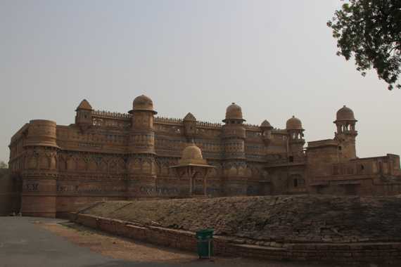 esculturas en el fuerte de gwalior en india