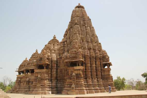 esculturas eroticas en los templos de khajuraho en india