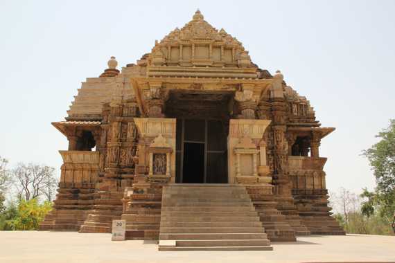esculturas eroticas en los templos de khajuraho en india