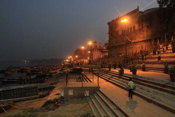dasaswamedh ghat en Varanasi en un viaje a india