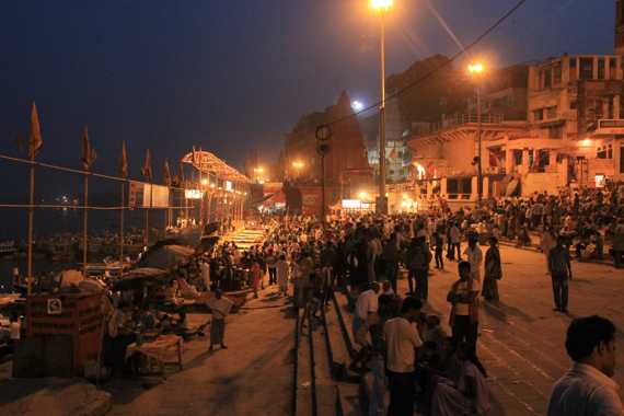 dasaswamedh ghat en Varanasi en un viaje a india