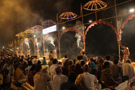 dasaswamedh ghat en Varanasi en un viaje a india