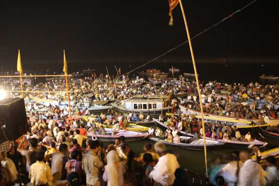 dasaswamedh ghat en Varanasi en un viaje a india