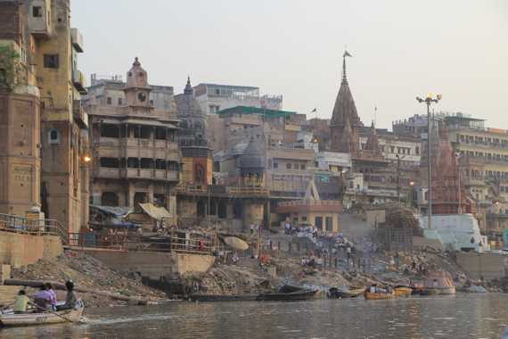 rio ganges en varanasi en india