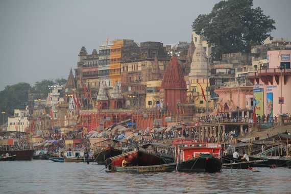 rio ganges en varanasi en india