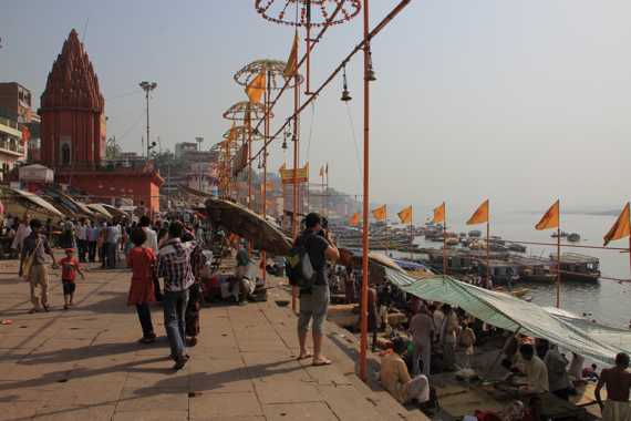 ghats en varanasi en un viaje a india