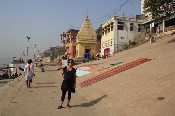 ghats en varanasi en un viaje a india