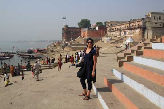 ghats en varanasi en un viaje a india