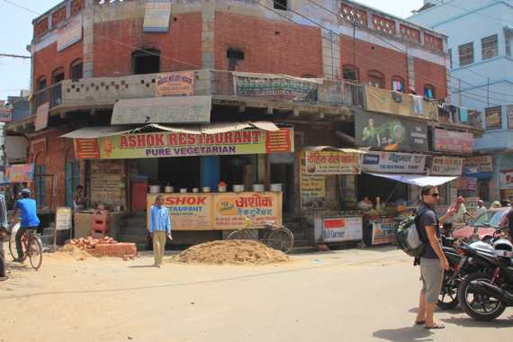 varanasi en un viaje a india