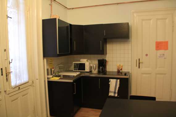 budapest maverick hostel opera andrassy casa del terror puente cadenas