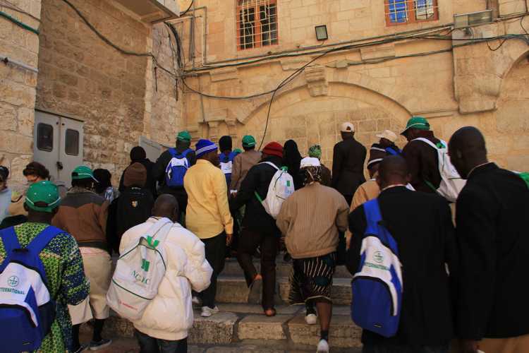 via dolorosa hasta el santo sepulcro en jerusalen via dolorosa hasta el santo sepulcro en jerusalen