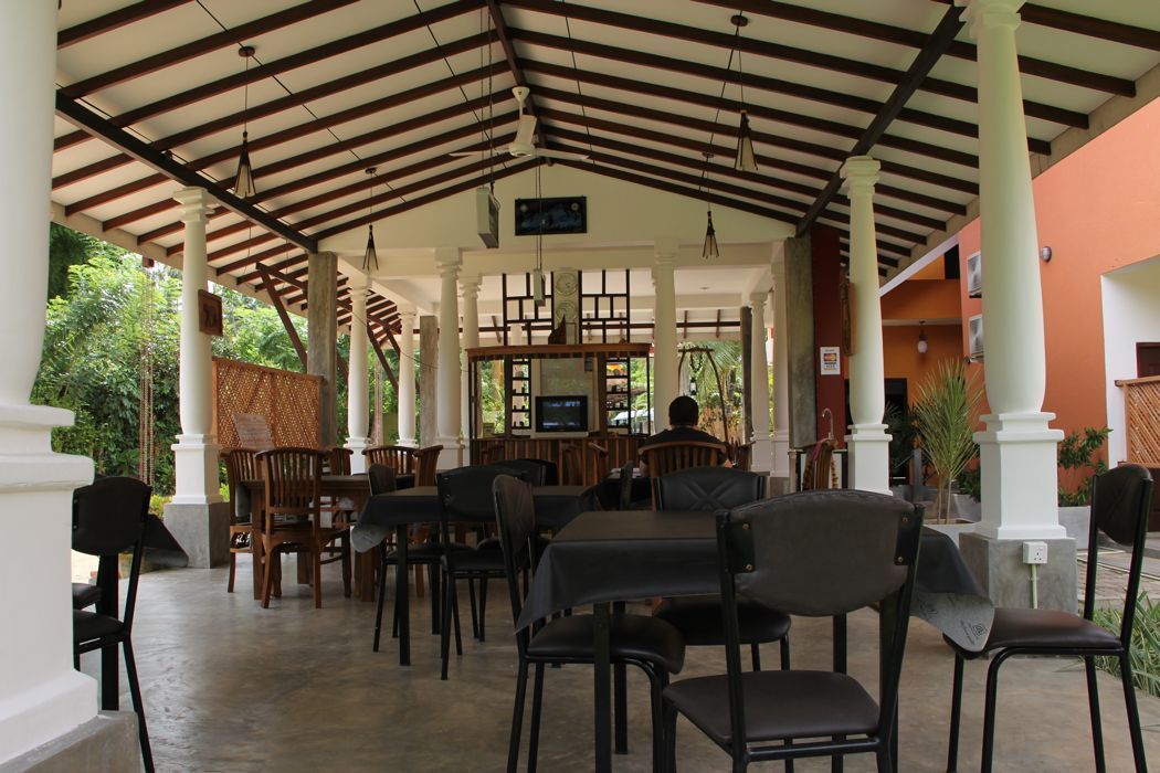 riverside cabanas en mirissa