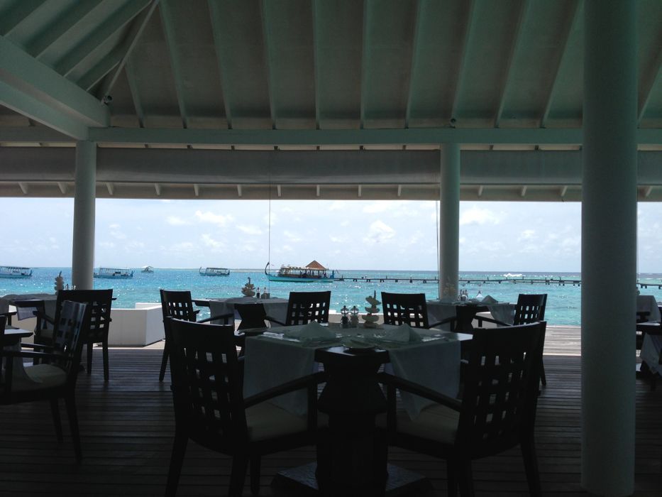 restaurante sobre el agua de las water villa del diamonds thudufushi restaurante sobre el agua de las water villa del diamonds thudufushi