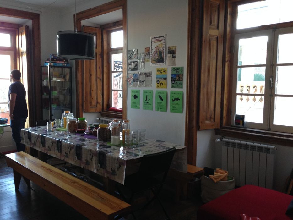 salon comedor this is lisbon hostel salon comedor this is lisbon hostel
