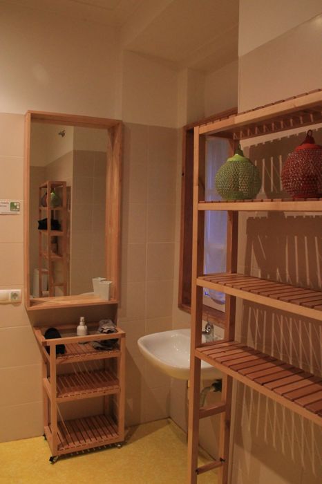 baño privado del this is lisbon hostel baño privado del this is lisbon hostel