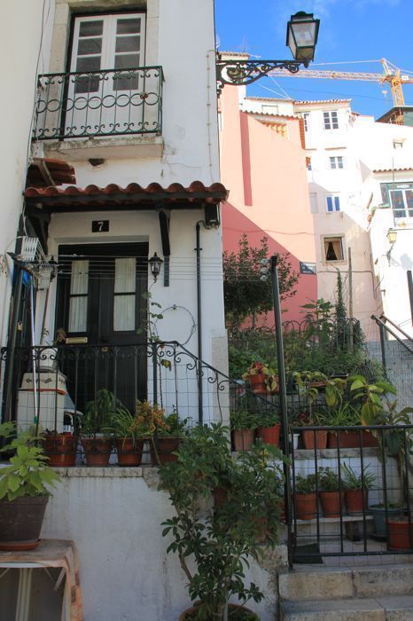 barrio de alfama barrio de alfama