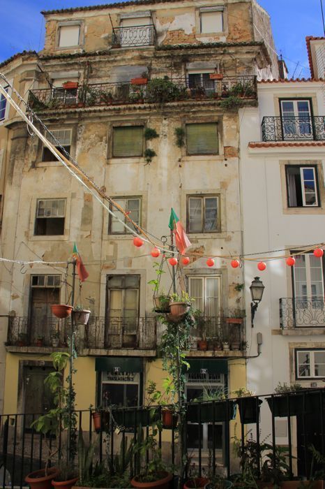 barrio de alfama barrio de alfama
