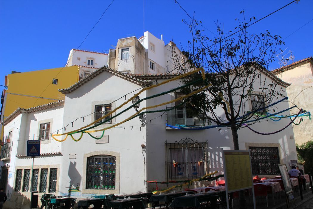 barrio de alfama barrio de alfama