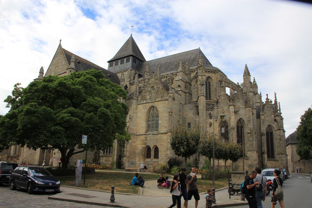 dinan dinan