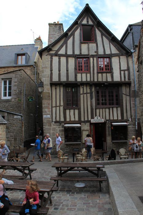 dinan dinan