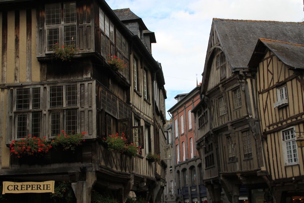 dinan dinan