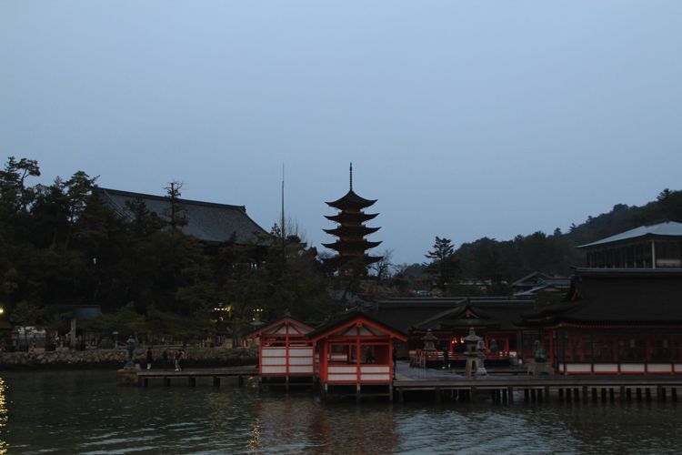 santuario itsukushima santuario itsukushima