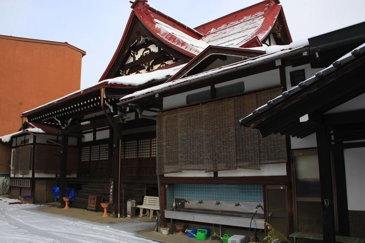 alojamiento templo takayama