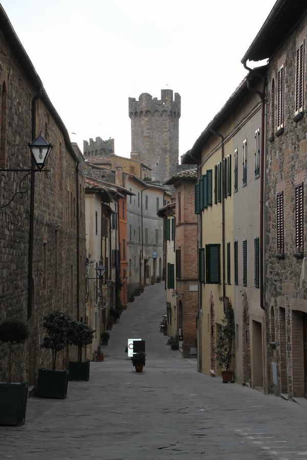 montalcino en un viaje a la toscana montalcino en un viaje a la toscana